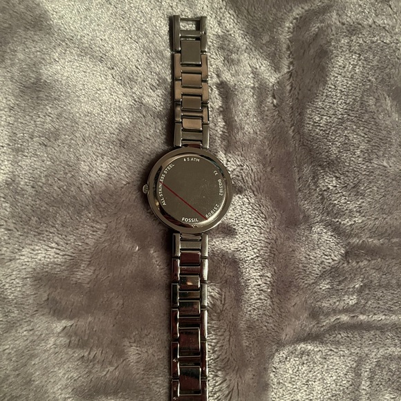 BNWT Women’s Fossil Watch - Picture 3 of 4